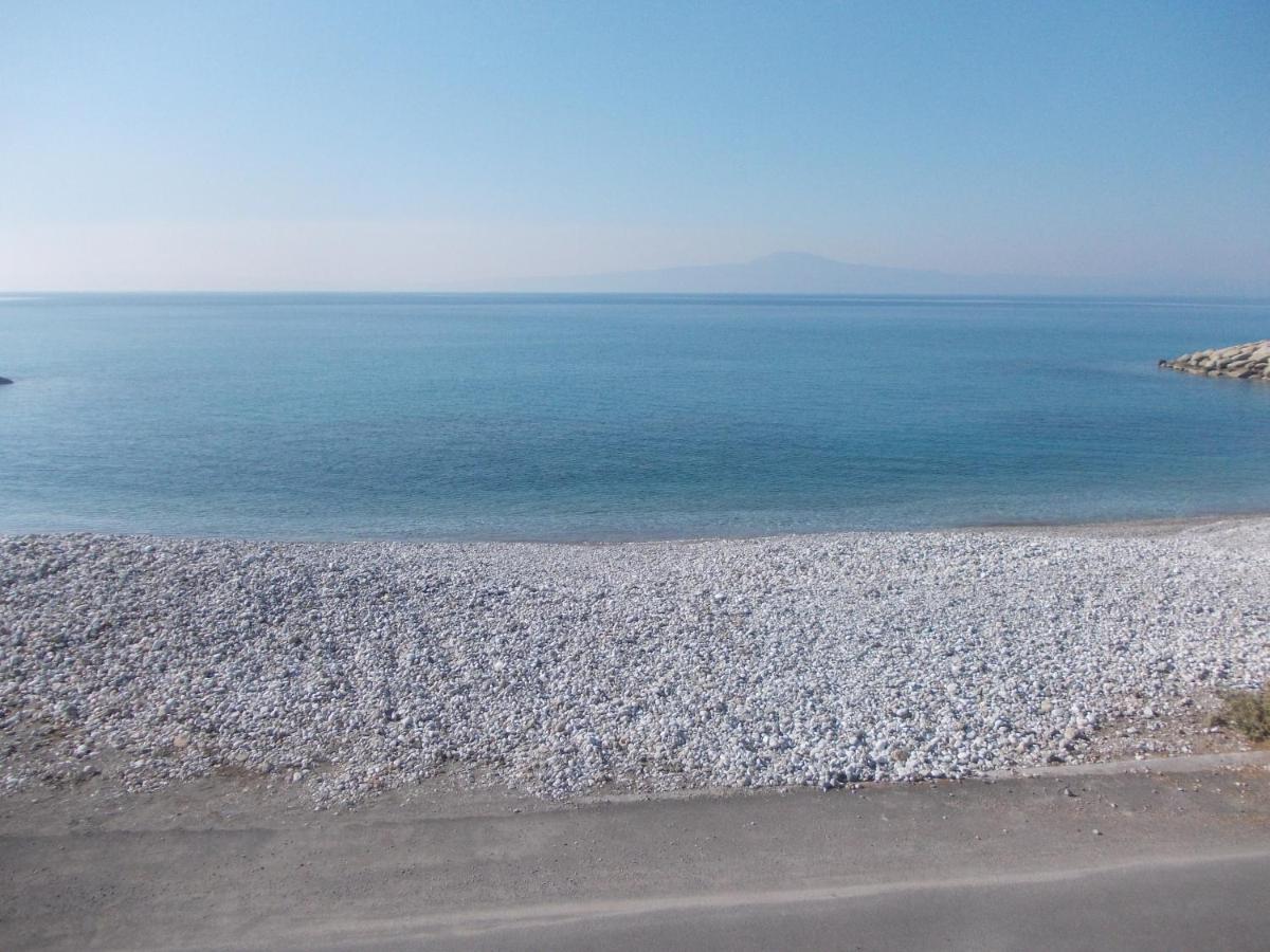 Akrogiali Beach Apartments Kültér fotó